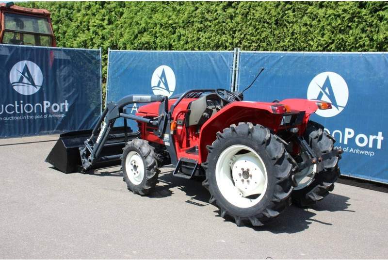 Yanmar AF270 - Traktor: 3 kép. Yanmar AF270 - Traktor: 3 kép.
