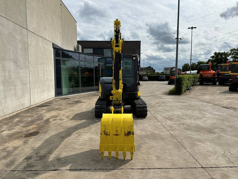 Yanmar VIO55-6B - Lánctalpas kotró: 2 kép. Yanmar VIO55-6B - Lánctalpas kotró: 2 kép.