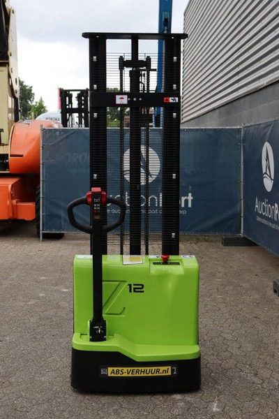 Zoomlion DB12E - Emelőtargoncá: 4 kép. Zoomlion DB12E - Emelőtargoncá: 4 kép.