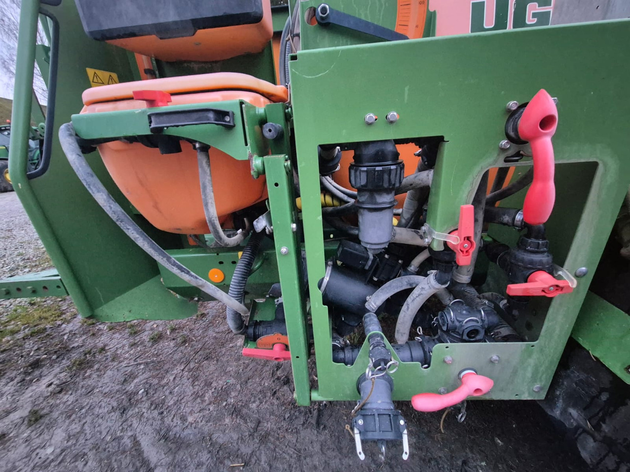 AMAZONE UG 2200 Special - Vontatott permetezők: 4 kép. AMAZONE UG 2200 Special - Vontatott permetezők: 4 kép.