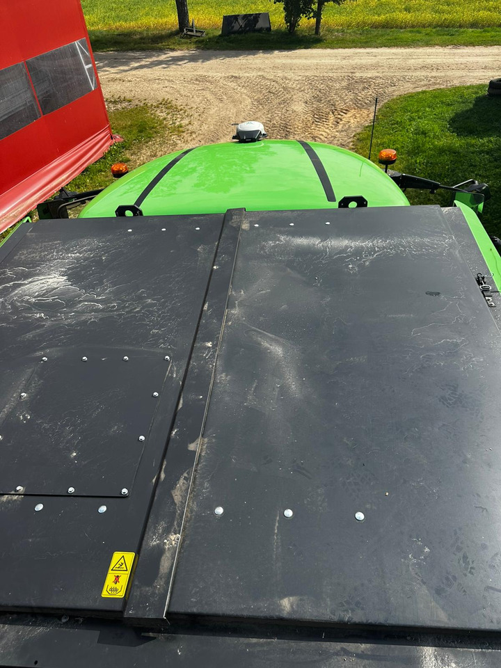 DEUTZ-FAHR C 9306 TS - Kombájn: 5 kép. DEUTZ-FAHR C 9306 TS - Kombájn: 5 kép.