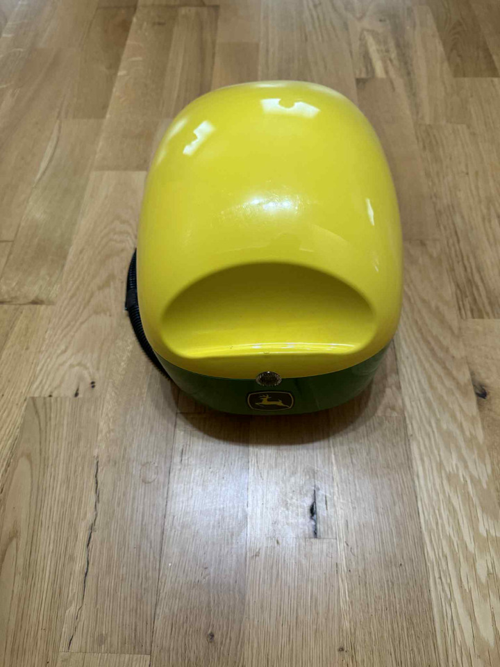 JOHN DEERE Starfire - Navigációs rendszer - Traktor: 1 kép. JOHN DEERE Starfire - Navigációs rendszer - Traktor: 1 kép.