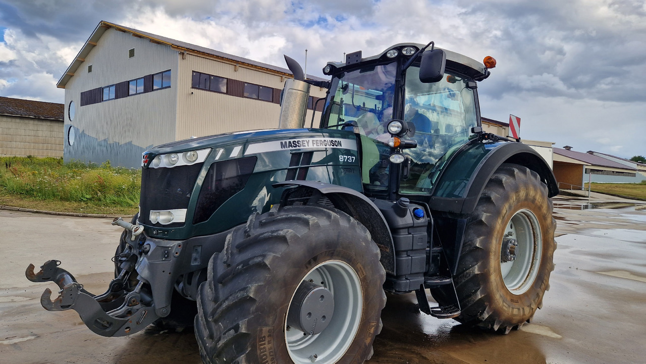Massey Ferguson 8737 - Traktor: 1 kép. Massey Ferguson 8737 - Traktor: 1 kép.