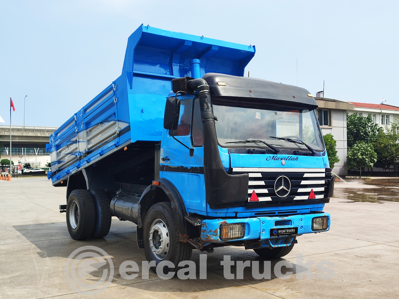 MERCEDES-BENZ 1998 AXOR 1821 - 4X2 - TİPPER TRUCK - Billenőplatós teherautó: 3 kép. MERCEDES-BENZ 1998 AXOR 1821 - 4X2 - TİPPER TRUCK - Billenőplatós teherautó: 3 kép.