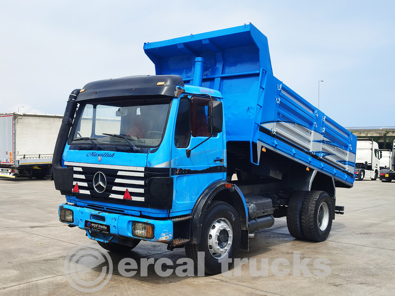 MERCEDES-BENZ 1998 AXOR 1821 - 4X2 - TİPPER TRUCK - Billenőplatós teherautó: 1 kép. MERCEDES-BENZ 1998 AXOR 1821 - 4X2 - TİPPER TRUCK - Billenőplatós teherautó: 1 kép.