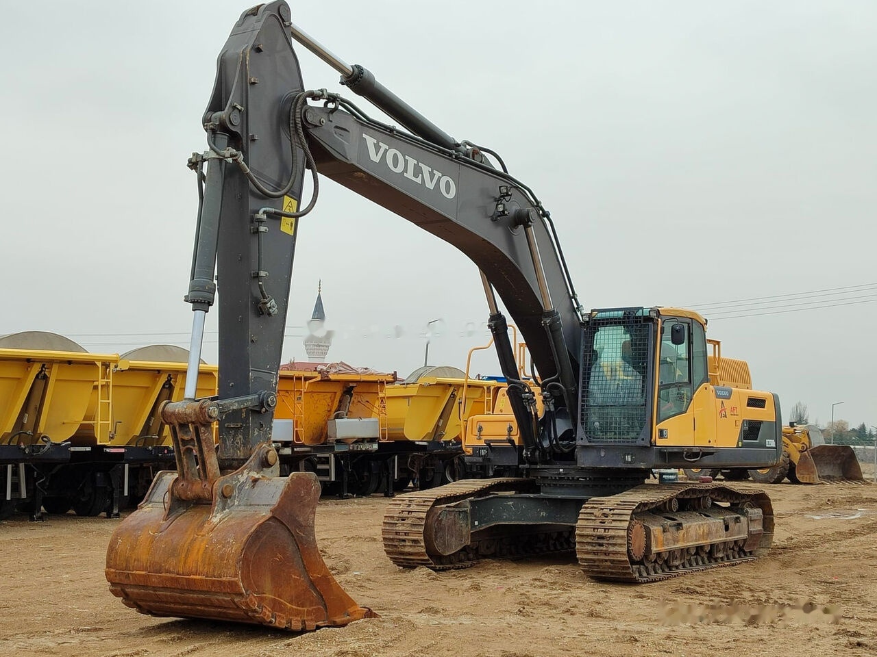 Volvo 2018 EC 350DL PALETTE EXCAVATOR - Lánctalpas kotró: 1 kép. Volvo 2018 EC 350DL PALETTE EXCAVATOR - Lánctalpas kotró: 1 kép.
