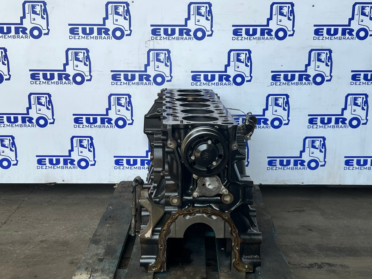 BLOC MOTOR FORD CARGO F-MAX FHR6 - Motor - Teherautó: 2 kép. BLOC MOTOR FORD CARGO F-MAX FHR6 - Motor - Teherautó: 2 kép.