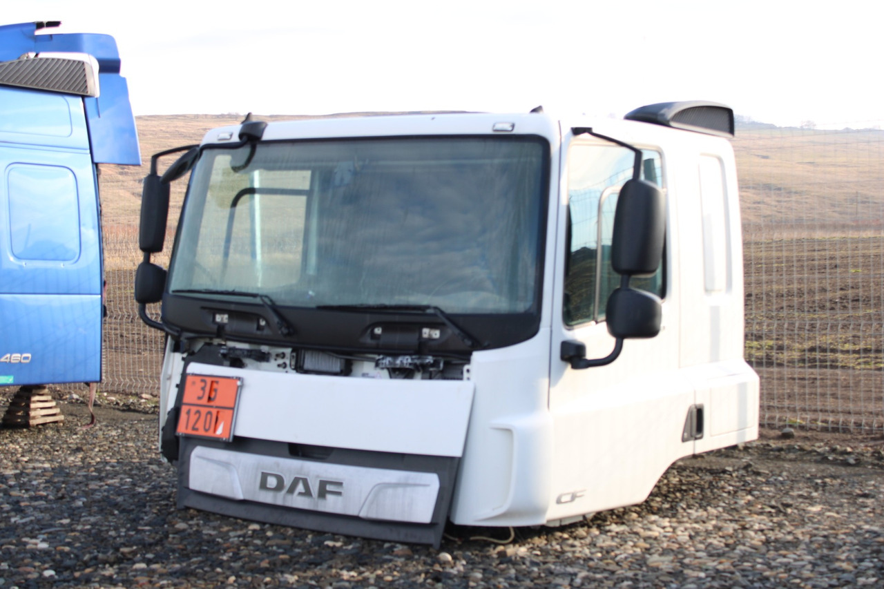 CABINA DAF CF SLEEPER CAB L2H1 - Fülke - Teherautó: 3 kép. CABINA DAF CF SLEEPER CAB L2H1 - Fülke - Teherautó: 3 kép.