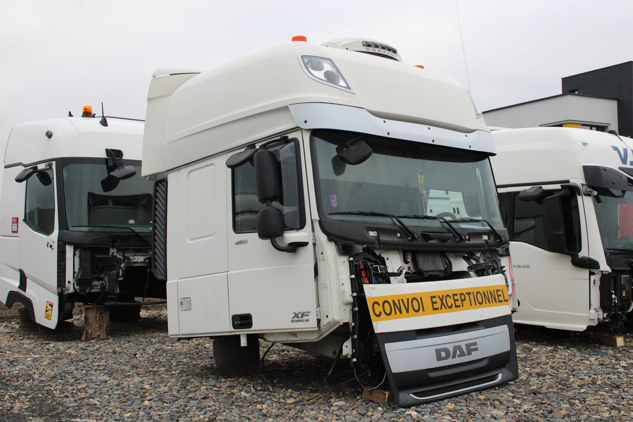 CABINA DAF XF106 SUPER SPACE CAB - Fülke - Teherautó: 3 kép. CABINA DAF XF106 SUPER SPACE CAB - Fülke - Teherautó: 3 kép.