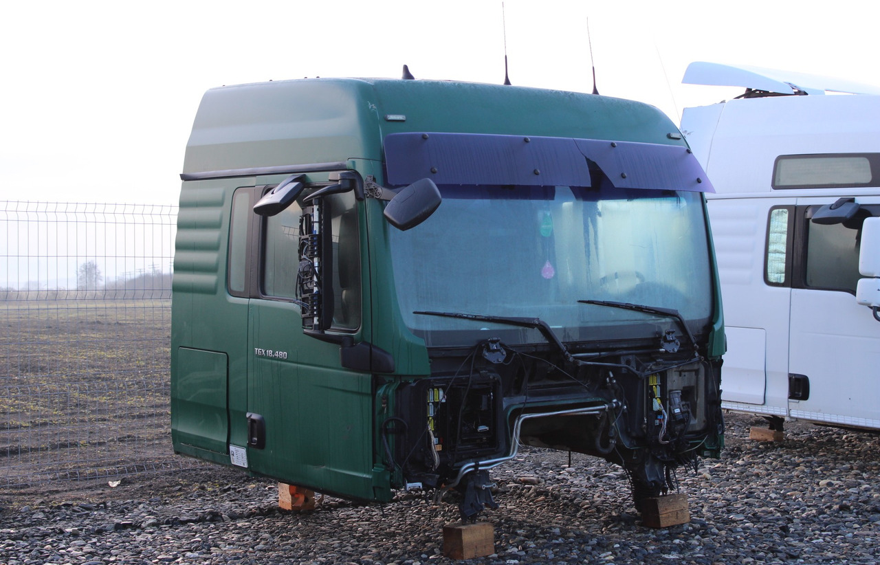 CABINA MAN TGX XLX - Fülke - Teherautó: 2 kép. CABINA MAN TGX XLX - Fülke - Teherautó: 2 kép.