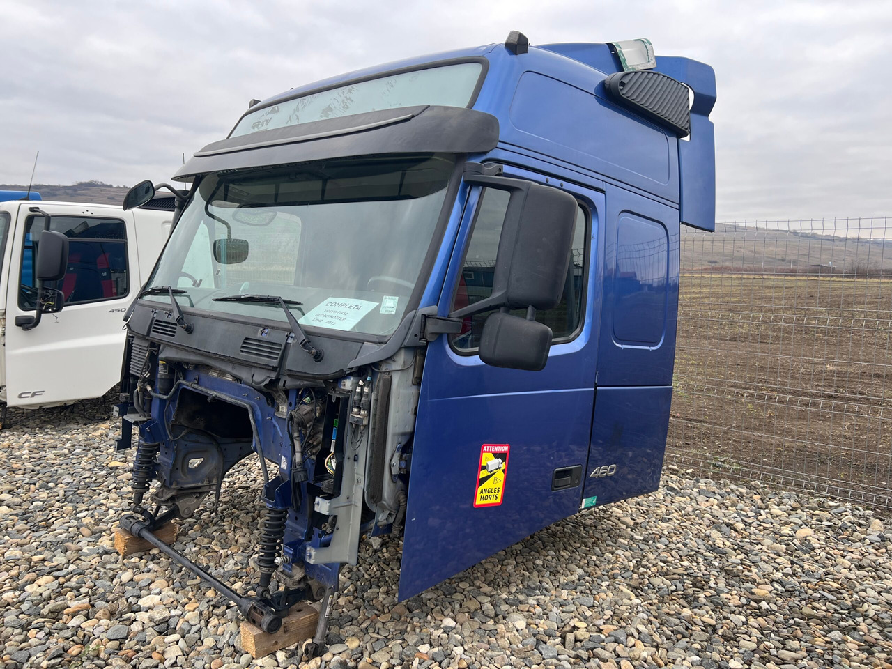 CABINA VOLVO FH13 GLOBETROTTER L2H2 - Fülke - Teherautó: 2 kép. CABINA VOLVO FH13 GLOBETROTTER L2H2 - Fülke - Teherautó: 2 kép.