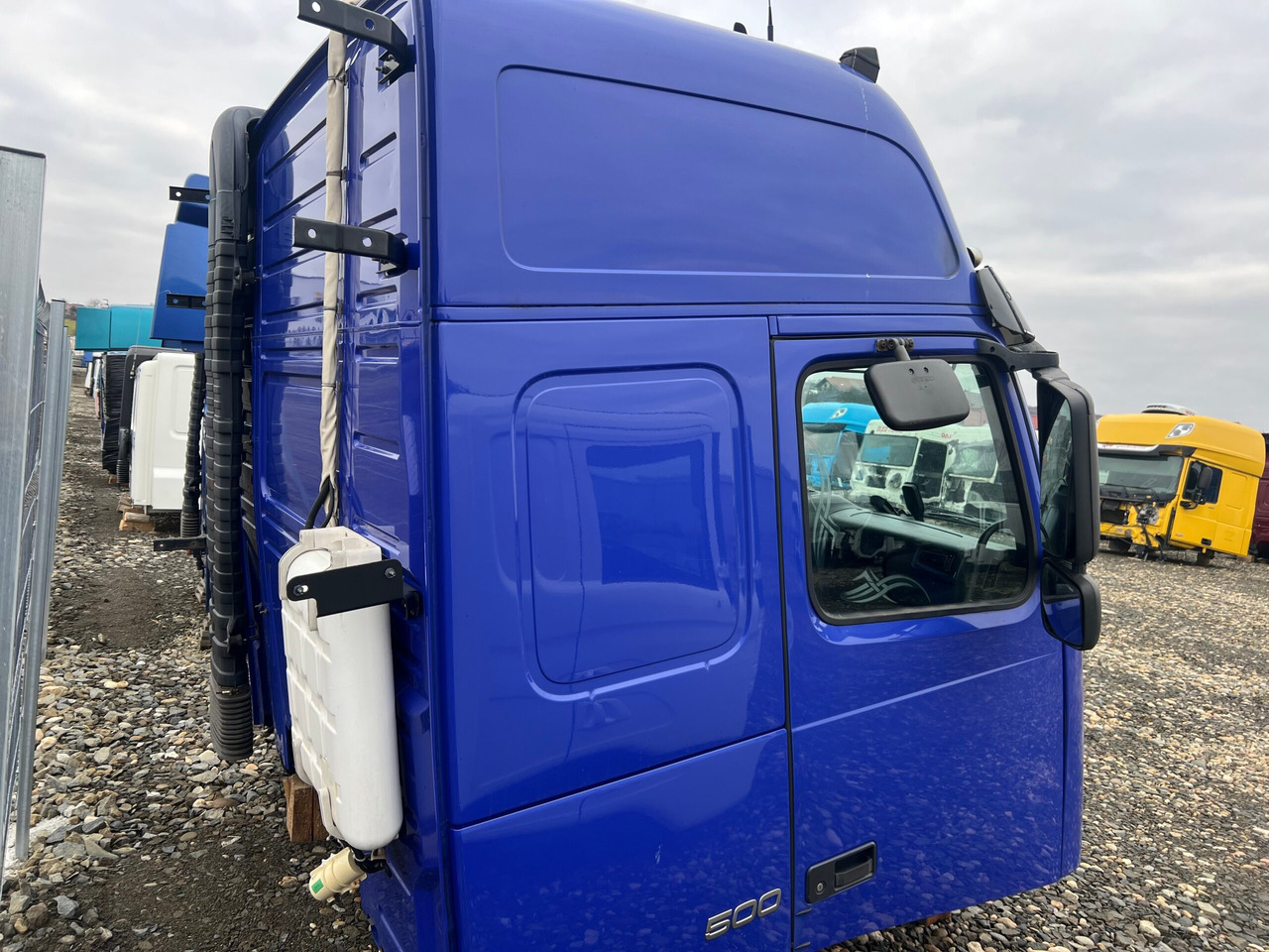 CABINA VOLVO FH13 GLOBETROTTER L2H3 - Fülke - Teherautó: 4 kép. CABINA VOLVO FH13 GLOBETROTTER L2H3 - Fülke - Teherautó: 4 kép.