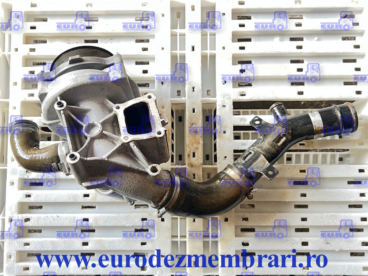 CARCASA POMPA APA + POMPA APA FORD FHR6 GC468505AF - Hűtőfolyadék szivattyú - Teherautó: 2 kép. CARCASA POMPA APA + POMPA APA FORD FHR6 GC468505AF - Hűtőfolyadék szivattyú - Teherautó: 2 kép.