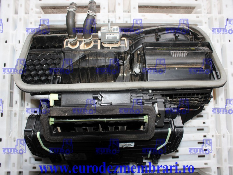 CARCASA SISTEM CLIMATIZARE MERCEDES ACTROS MP4 A9608305560 - Klíma alkatrész - Teherautó: 1 kép. CARCASA SISTEM CLIMATIZARE MERCEDES ACTROS MP4 A9608305560 - Klíma alkatrész - Teherautó: 1 kép.