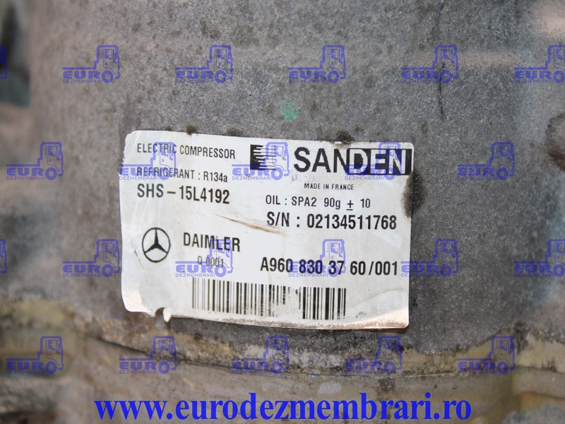 COMPRESOR CLIMA STATIONARE MERCEDES ACTROS MP4 A9608303760 - Kompresszor, sűrített levegő rendszer - Teherautó: 2 kép. COMPRESOR CLIMA STATIONARE MERCEDES ACTROS MP4 A9608303760 - Kompresszor, sűrített levegő rendszer - Teherautó: 2 kép.