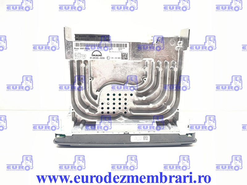 ELEMENT BORD UNITATE MULTIMEDIA MAN TGX 81.28100.6035, 81.28100.6029, 81.28100.6041 - Fülke és belső tér - Teherautó: 2 kép. ELEMENT BORD UNITATE MULTIMEDIA MAN TGX 81.28100.6035, 81.28100.6029, 81.28100.6041 - Fülke és belső tér - Teherautó: 2 kép.