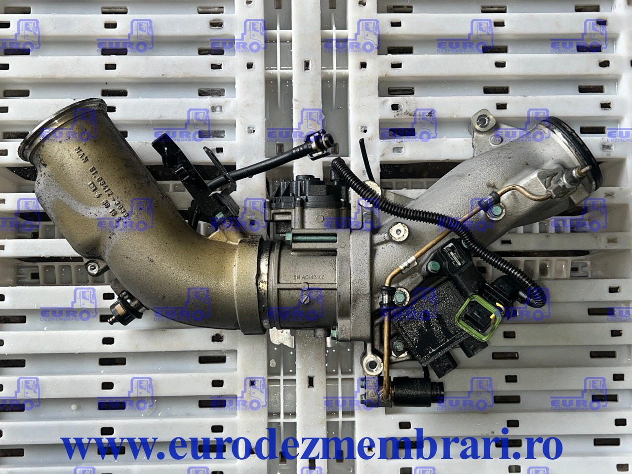 GALERIE ADMISIE + CLAPETA ACCELERATIE MAN TGX D3876 51.09413.7018, 51.09412.0323, 51.09412.0718, 51.26803.0055, 51.25902.0154, 51.25902.0081 - Szívósor - Teherautó: 1 kép. GALERIE ADMISIE + CLAPETA ACCELERATIE MAN TGX D3876 51.09413.7018, 51.09412.0323, 51.09412.0718, 51.26803.0055, 51.25902.0154, 51.25902.0081 - Szívósor - Teherautó: 1 kép.