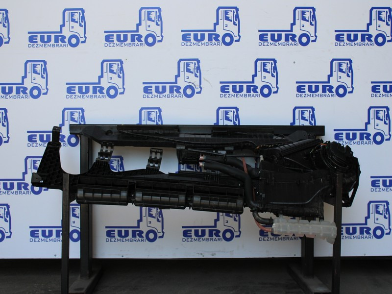 SISTEM CLIMATIZARE MERCEDES ACTROS MP4 A0004460977, A9608312845, A9608302860, A0004460777, A9608300560 - Klíma alkatrész - Teherautó: 1 kép. SISTEM CLIMATIZARE MERCEDES ACTROS MP4 A0004460977, A9608312845, A9608302860, A0004460777, A9608300560 - Klíma alkatrész - Teherautó: 1 kép.