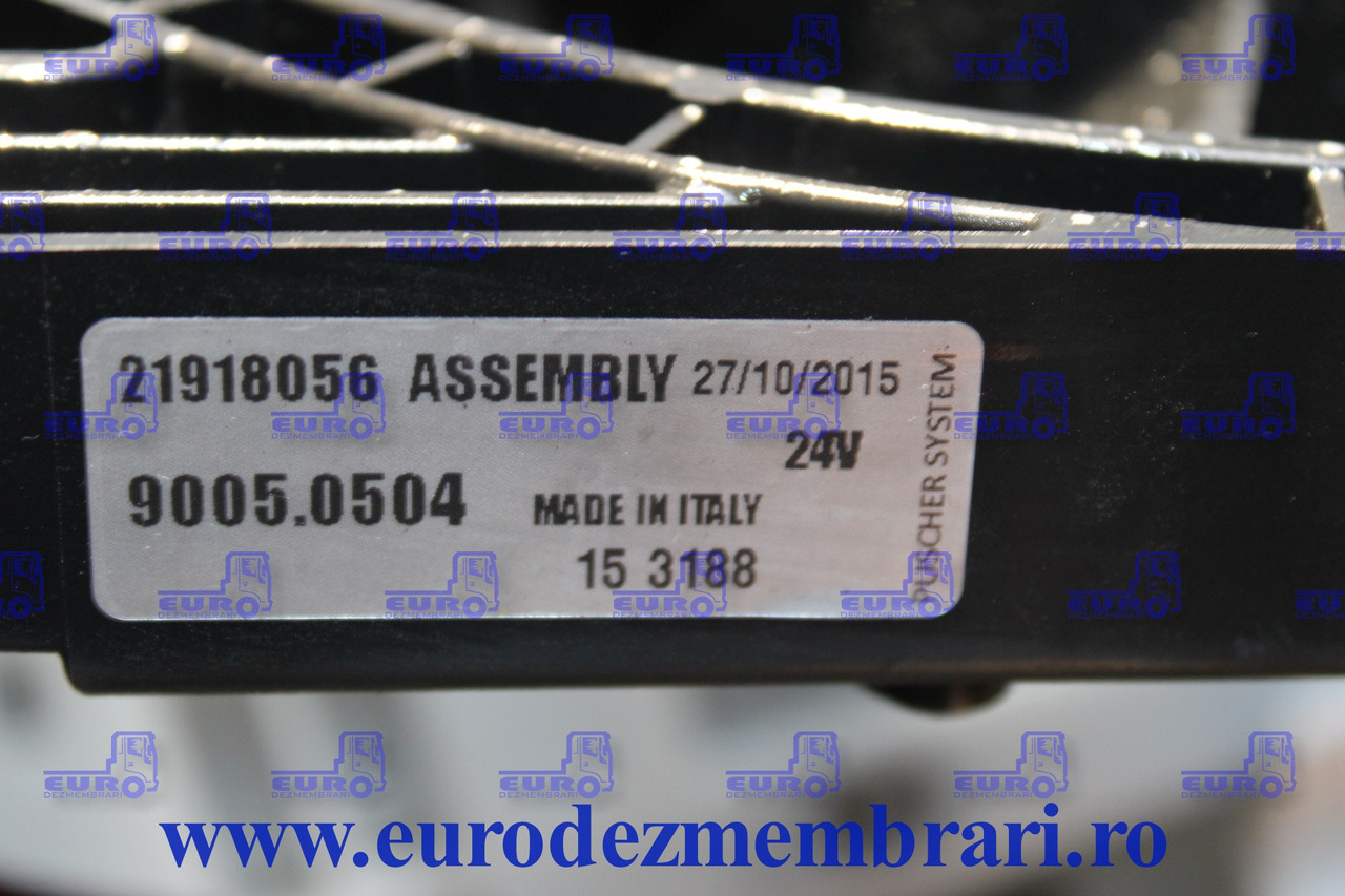 VENTILATOARE RACIRE VOLVO FH4 21918056 - Radiátor - Teherautó: 3 kép. VENTILATOARE RACIRE VOLVO FH4 21918056 - Radiátor - Teherautó: 3 kép.