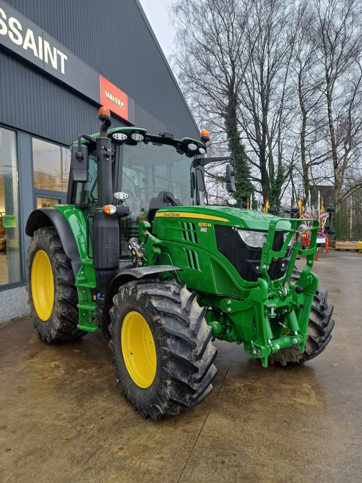 John Deere 6130m - Traktor: 2 kép. John Deere 6130m - Traktor: 2 kép.