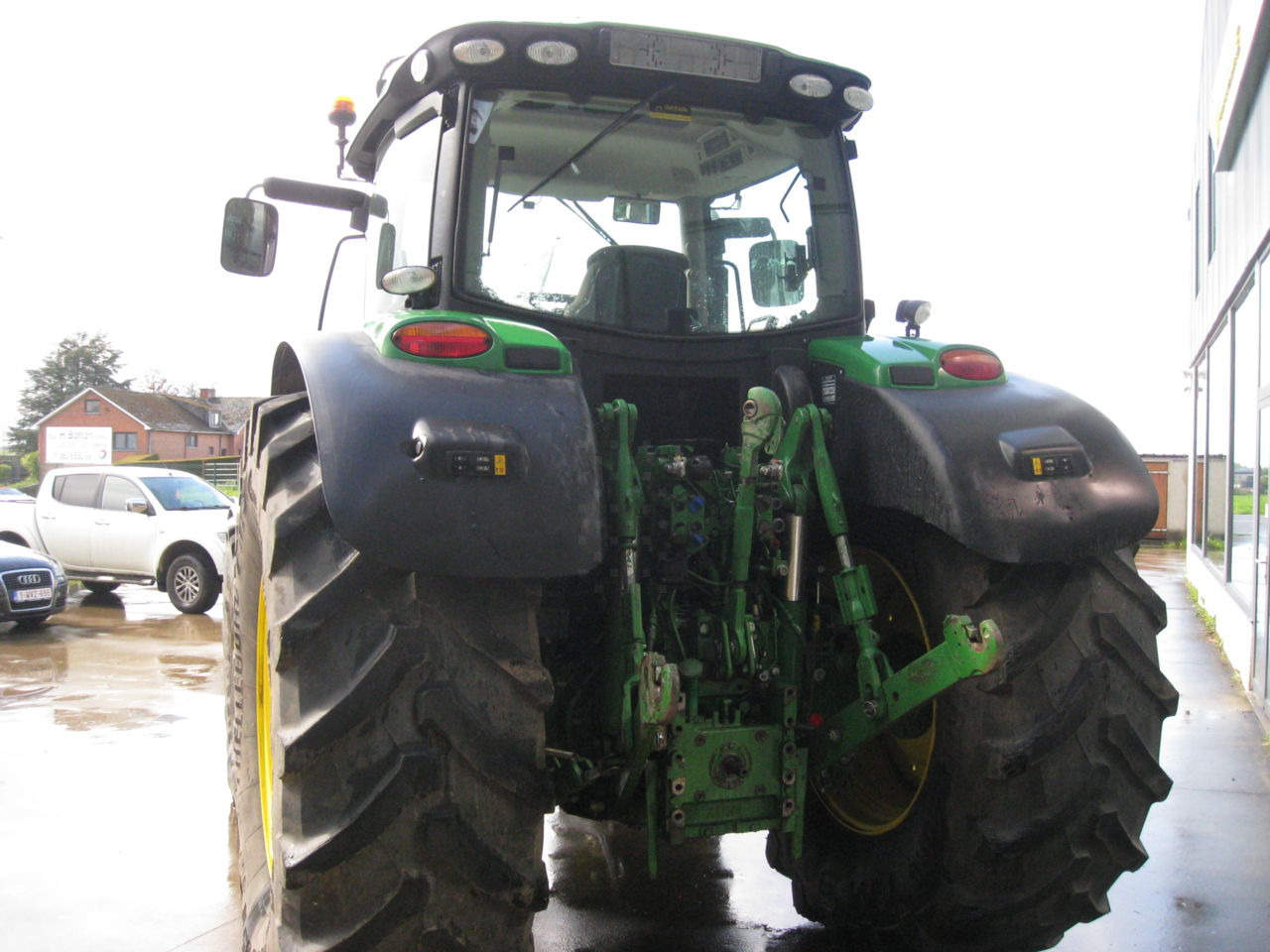 John Deere 6210R AUTOPOWER - Traktor: 3 kép. John Deere 6210R AUTOPOWER - Traktor: 3 kép.