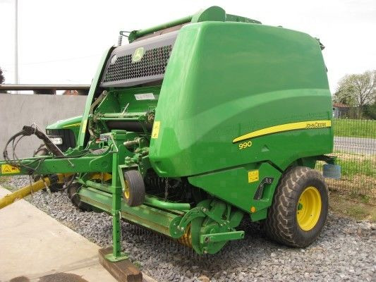 John Deere 990 - Bálázó: 2 kép. John Deere 990 - Bálázó: 2 kép.