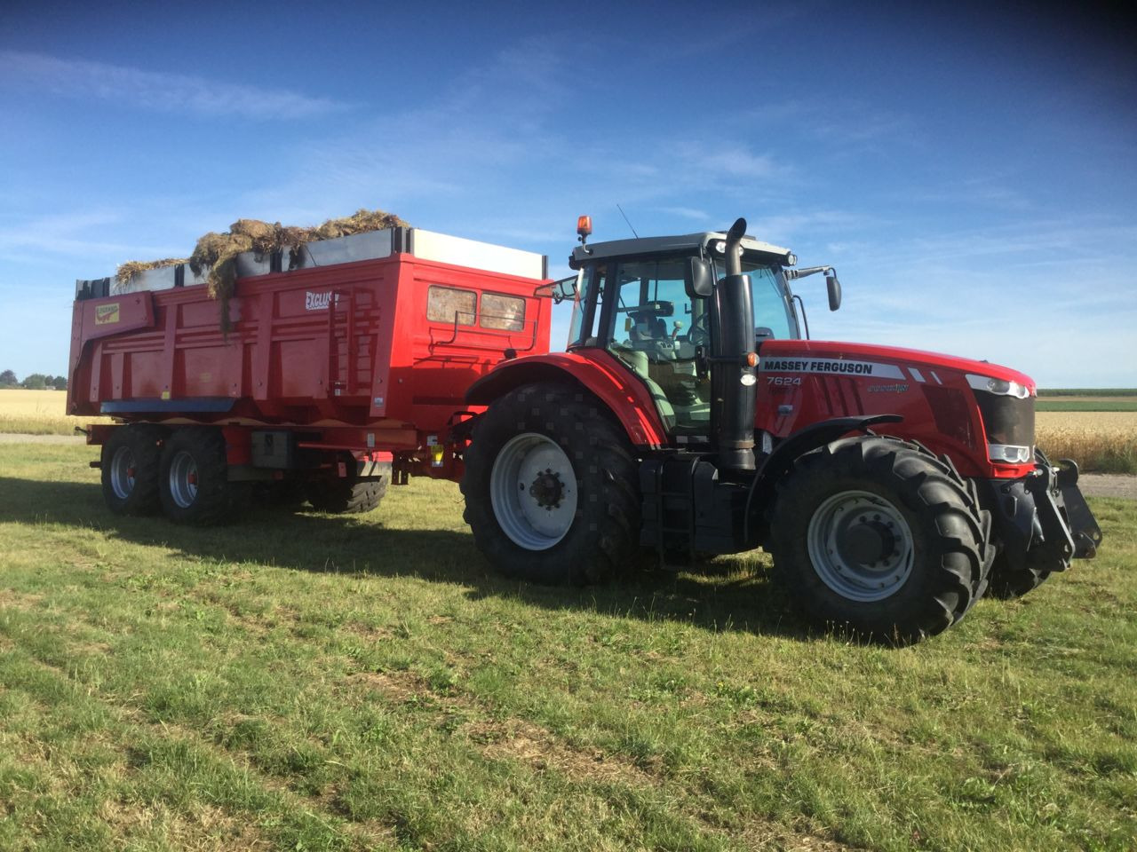Massey Ferguson 7624 DYNA VT - Traktor: 2 kép. Massey Ferguson 7624 DYNA VT - Traktor: 2 kép.