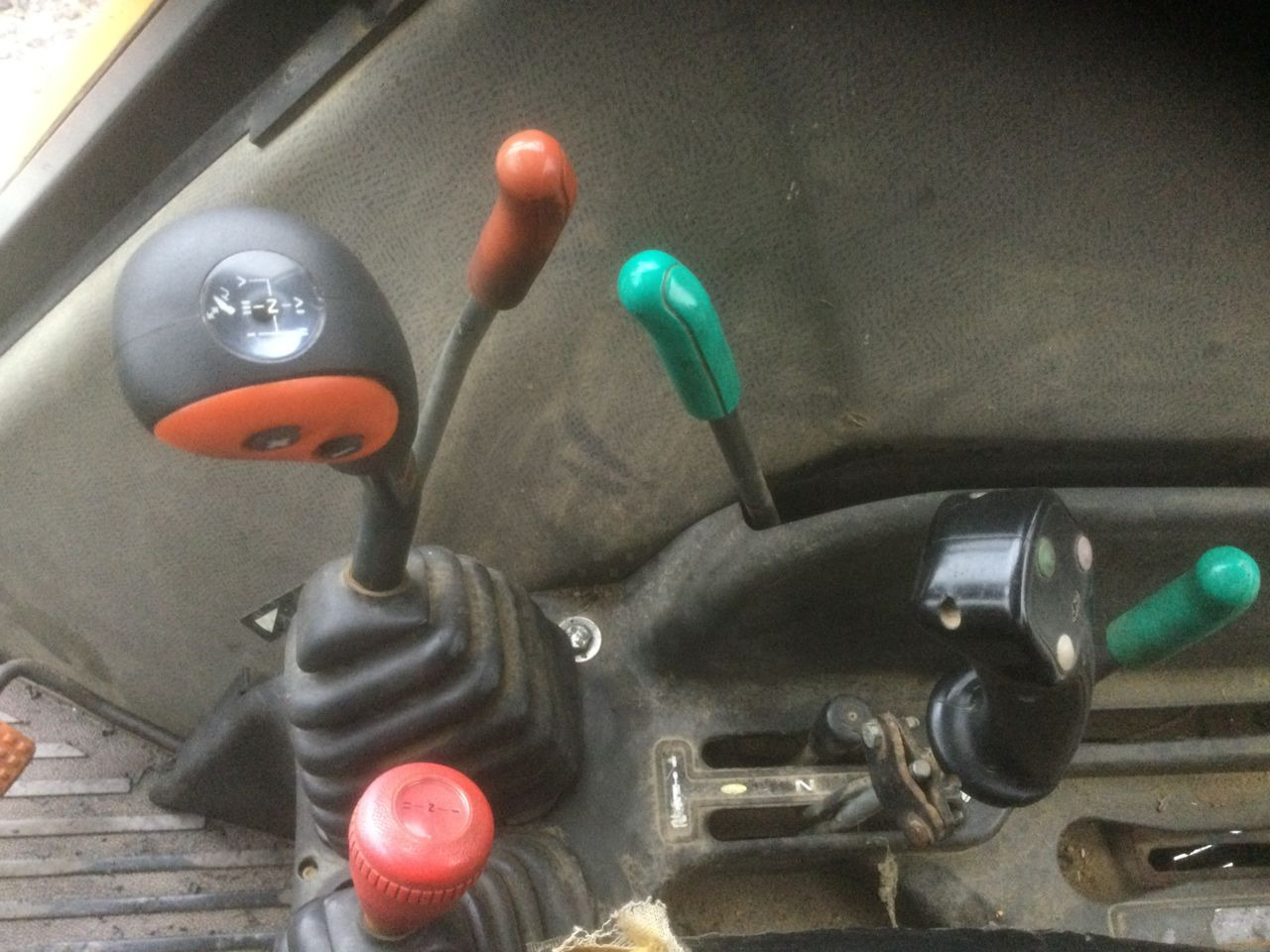 Renault CERES 355 X - Traktor: 5 kép. Renault CERES 355 X - Traktor: 5 kép.