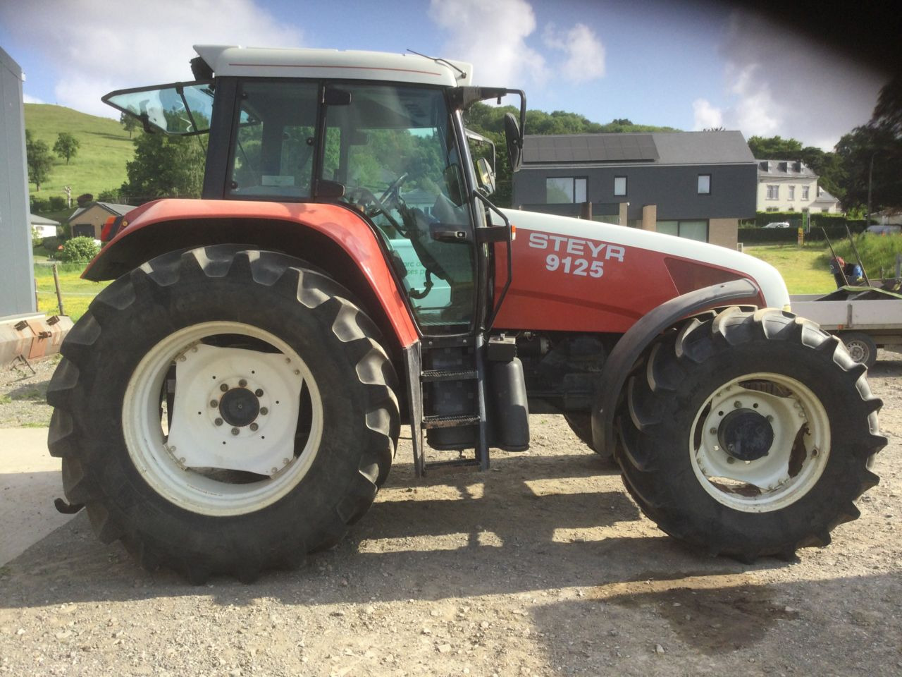 Steyr 9125 - Traktor: 3 kép. Steyr 9125 - Traktor: 3 kép.
