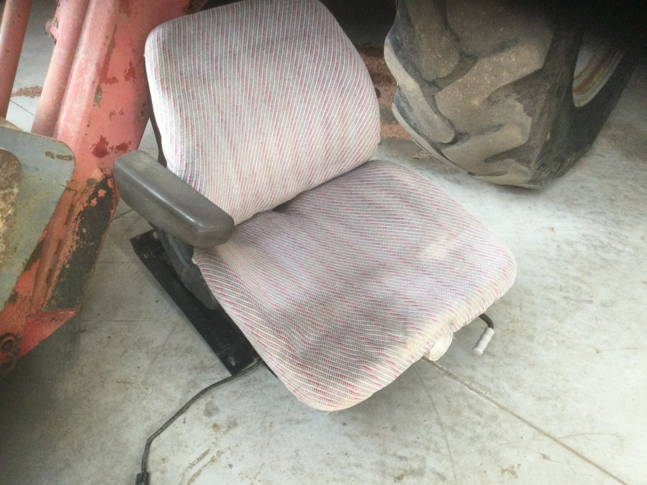 Steyr 9125 - Traktor: 5 kép. Steyr 9125 - Traktor: 5 kép.
