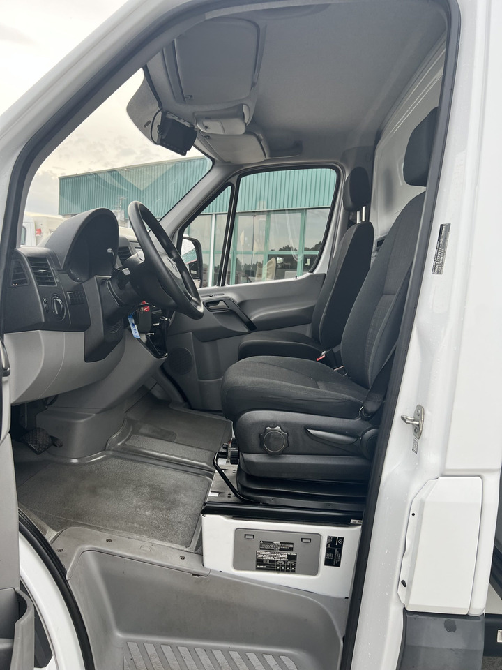 Hűtős kisteherautó CAMION HELADERO 3.5T MERCEDES SPRINTER: 9 kép.