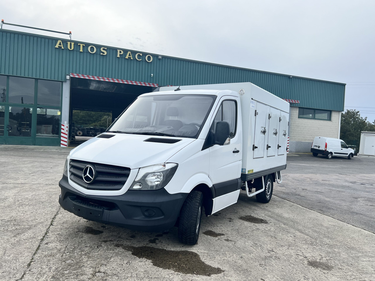 CAMION HELADERO 3.5T MERCEDES SPRINTER - Hűtős kisteherautó: 1 kép. CAMION HELADERO 3.5T MERCEDES SPRINTER - Hűtős kisteherautó: 1 kép.