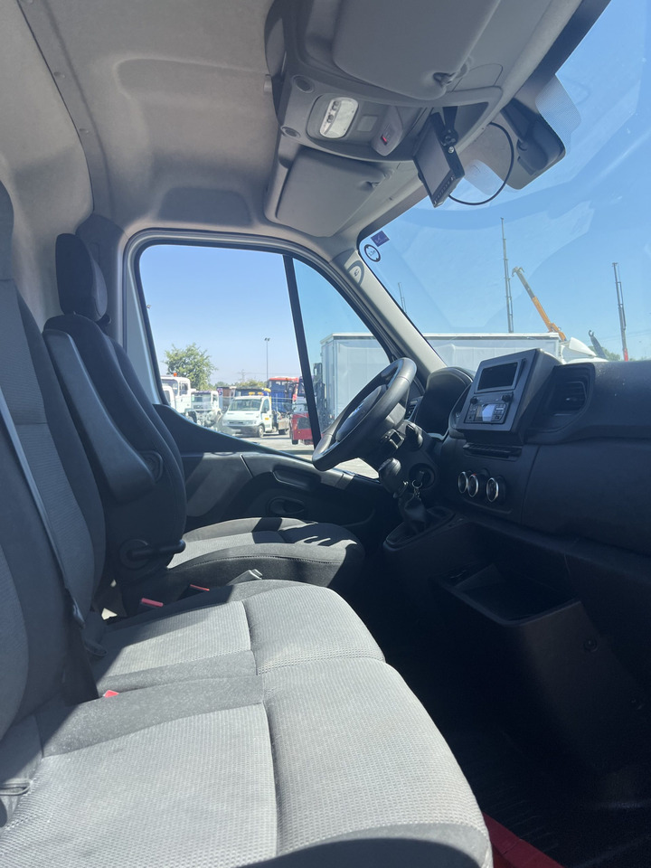 FURGON CON CESTA RENAULT MASTER - Emelőkosaras teherautó: 5 kép. FURGON CON CESTA RENAULT MASTER - Emelőkosaras teherautó: 5 kép.