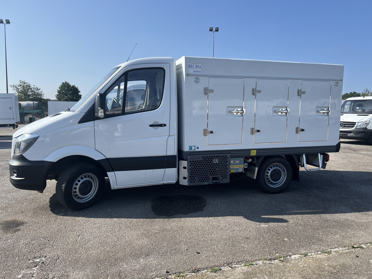 FURGON HELADERO 3.5T MERCEDES SPRINTER - Hűtős kisteherautó: 3 kép. FURGON HELADERO 3.5T MERCEDES SPRINTER - Hűtős kisteherautó: 3 kép.