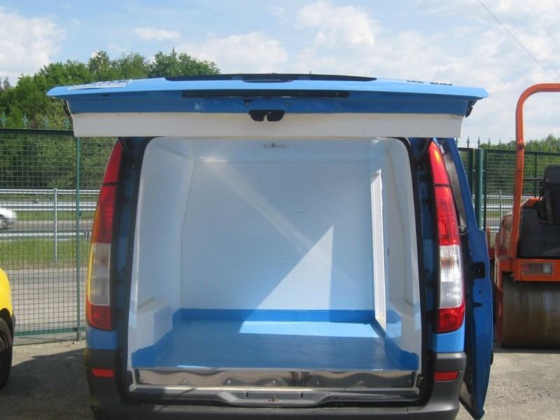 FURGONETA FRIGORIFICA MERCEDES VITO111 CDI - Hűtős kisteherautó: 5 kép. FURGONETA FRIGORIFICA MERCEDES VITO111 CDI - Hűtős kisteherautó: 5 kép.