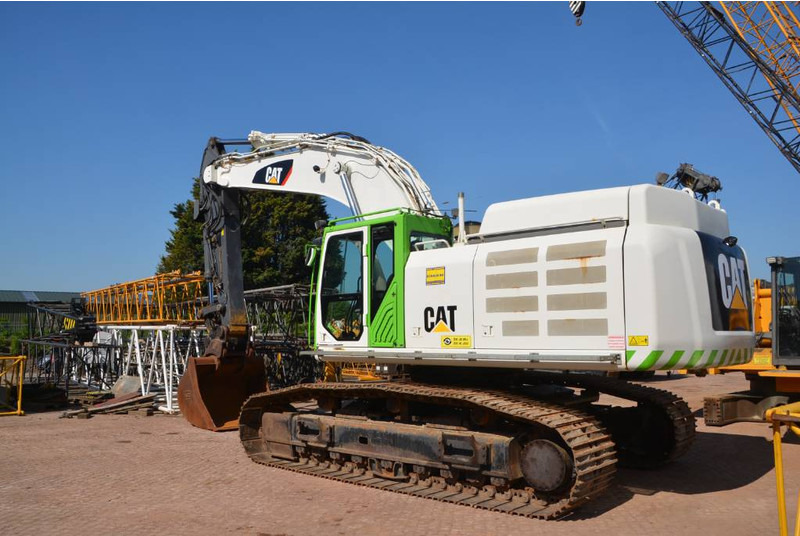 Cat 352 F L - Lánctalpas kotró: 3 kép. Cat 352 F L - Lánctalpas kotró: 3 kép.