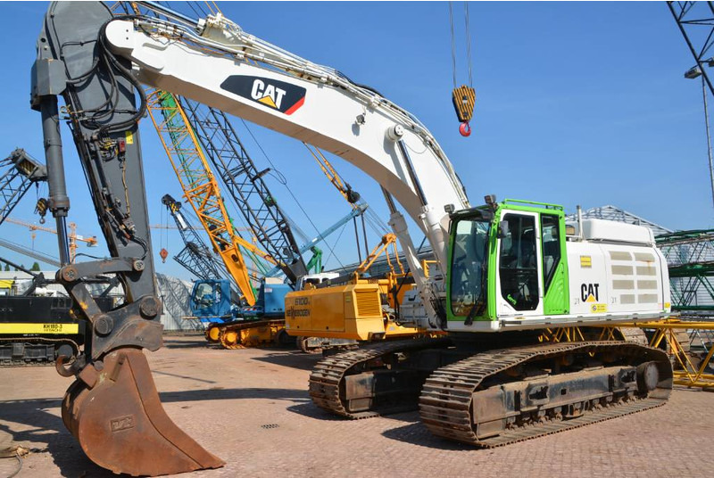 Cat 352 F L - Lánctalpas kotró: 2 kép. Cat 352 F L - Lánctalpas kotró: 2 kép.