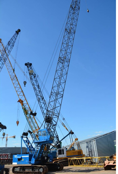 Hitachi KH 180-3 - Lánctalpas daru: 2 kép. Hitachi KH 180-3 - Lánctalpas daru: 2 kép.