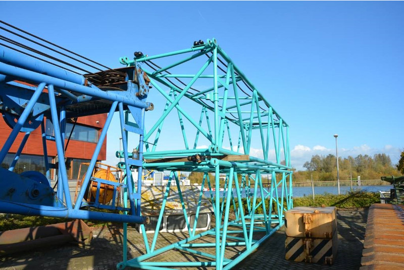 Kobelco CKE1800 CKE2000 Boom Sections - Rakodódaru - Építőipari gépek: 1 kép. Kobelco CKE1800 CKE2000 Boom Sections - Rakodódaru - Építőipari gépek: 1 kép.
