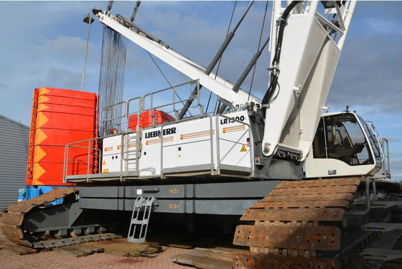 Liebherr LR 1300 SX - Lánctalpas daru: 4 kép. Liebherr LR 1300 SX - Lánctalpas daru: 4 kép.