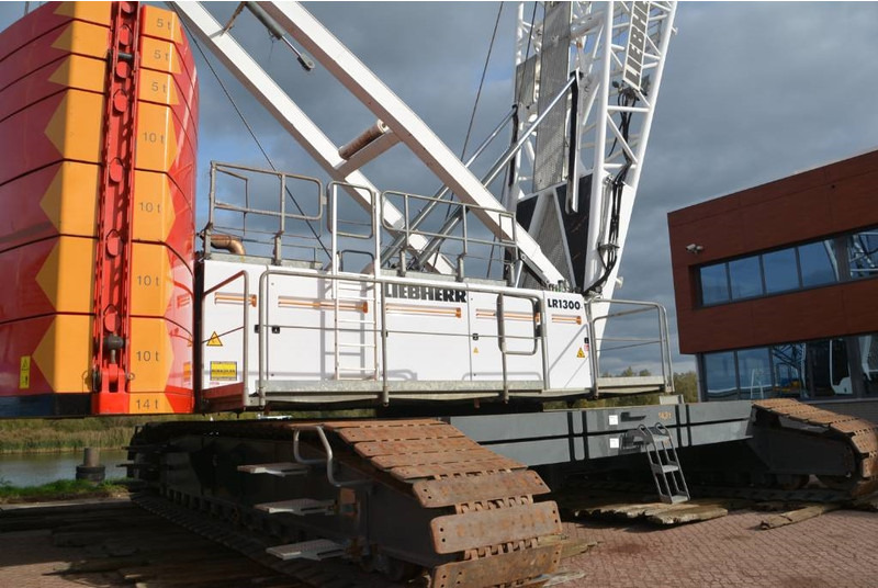 Liebherr LR 1300 SX - Lánctalpas daru: 3 kép. Liebherr LR 1300 SX - Lánctalpas daru: 3 kép.