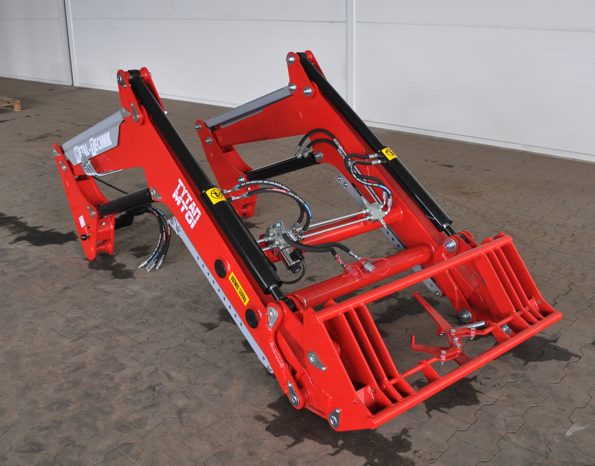 Metal - Technik Ładowacz czoŁowy / Frontlader / Front loader / Фронтальный погрузчик - Homlokrakodó traktorhoz: 2 kép. Metal - Technik Ładowacz czoŁowy / Frontlader / Front loader / Фронтальный погрузчик - Homlokrakodó traktorhoz: 2 kép.