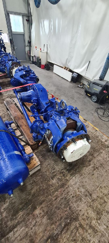 Liebherr Zubehör = LTM 1030-2.1 / diverse Teile und Komponenten - Alkatrész - Építőipari gépek: 3 kép. Liebherr Zubehör = LTM 1030-2.1 / diverse Teile und Komponenten - Alkatrész - Építőipari gépek: 3 kép.