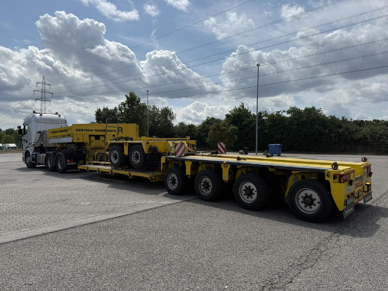 Goldhofer STHP-XLE 2+4 (6) | Baggerbrücke - Tiefbett - Félpótkocsi mélybölcsős: 4 kép. Goldhofer STHP-XLE 2+4 (6) | Baggerbrücke - Tiefbett - Félpótkocsi mélybölcsős: 4 kép.