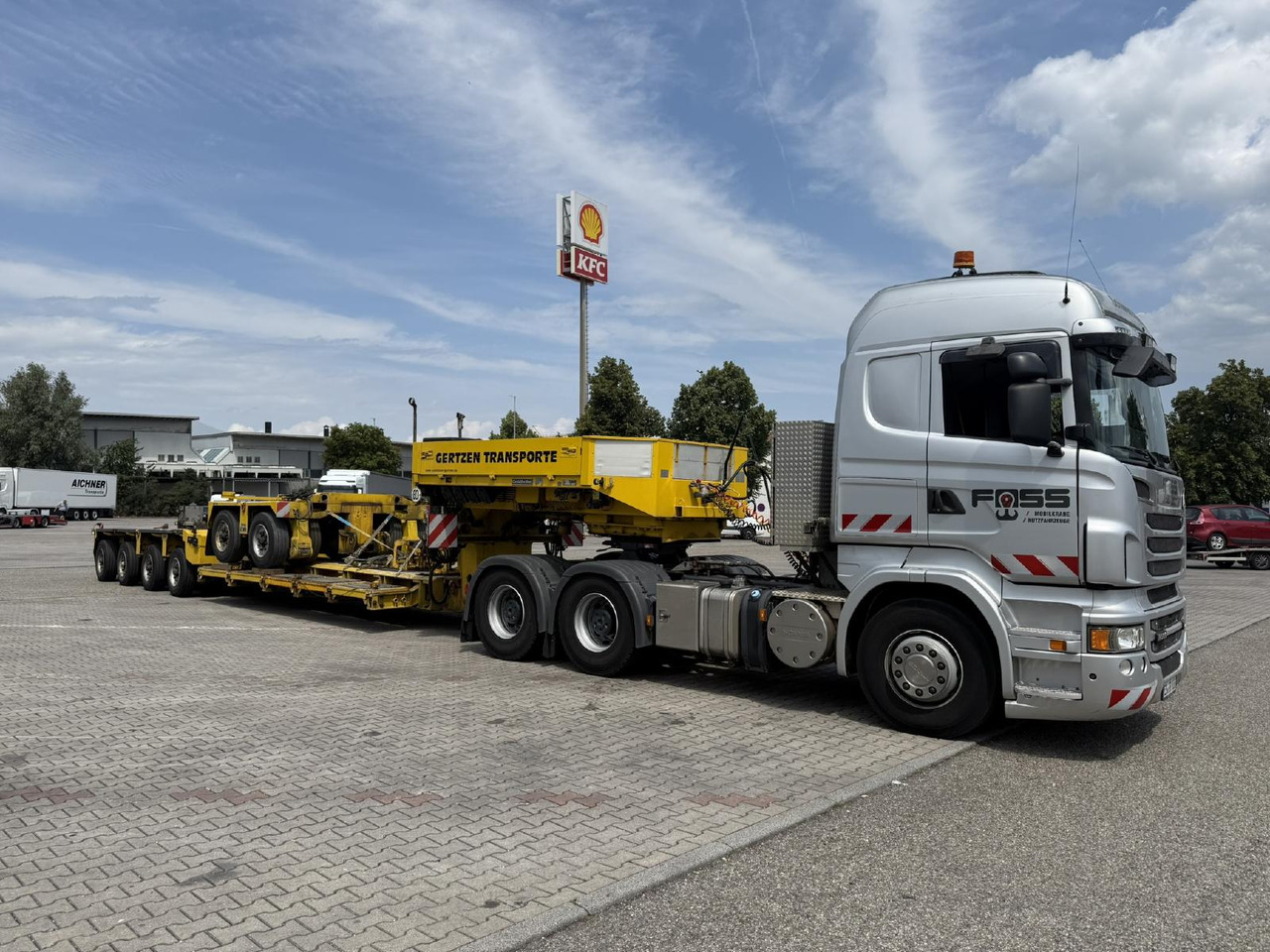 Goldhofer STHP-XLE 2+4 (6) | Baggerbrücke - Tiefbett - Félpótkocsi mélybölcsős: 2 kép. Goldhofer STHP-XLE 2+4 (6) | Baggerbrücke - Tiefbett - Félpótkocsi mélybölcsős: 2 kép.