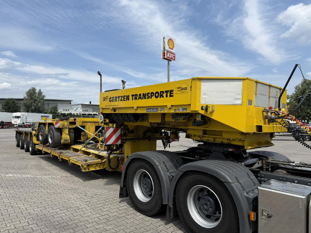 Goldhofer STHP-XLE 2+4 (6) | Baggerbrücke - Tiefbett - Félpótkocsi mélybölcsős: 5 kép. Goldhofer STHP-XLE 2+4 (6) | Baggerbrücke - Tiefbett - Félpótkocsi mélybölcsős: 5 kép.