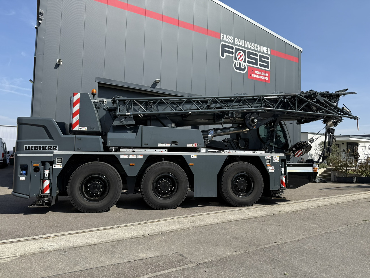 Liebherr LTC 1050-3.1 | 6 x 6 | Klappspitze | Funk inkl. RemoteDrive - Autódaru: 5 kép. Liebherr LTC 1050-3.1 | 6 x 6 | Klappspitze | Funk inkl. RemoteDrive - Autódaru: 5 kép.