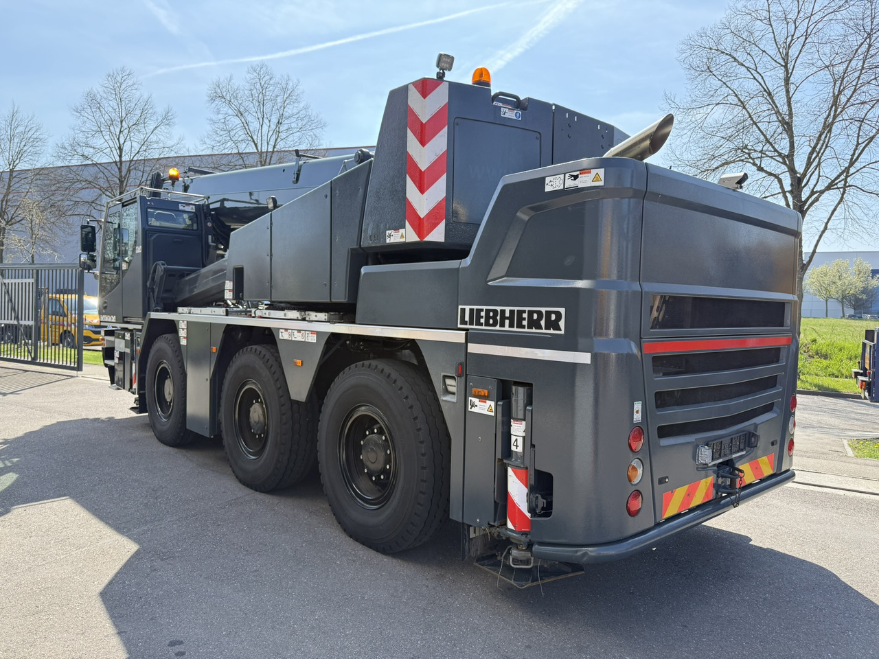 Liebherr LTC 1050-3.1 | 6 x 6 | Klappspitze | Funk inkl. RemoteDrive - Autódaru: 3 kép. Liebherr LTC 1050-3.1 | 6 x 6 | Klappspitze | Funk inkl. RemoteDrive - Autódaru: 3 kép.