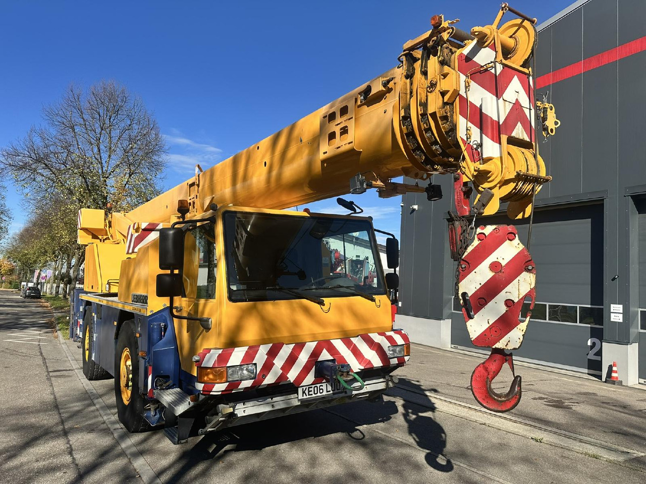Liebherr LTM 1040-2.1 (06 - 051 510) - Autódaru: 2 kép. Liebherr LTM 1040-2.1 (06 - 051 510) - Autódaru: 2 kép.