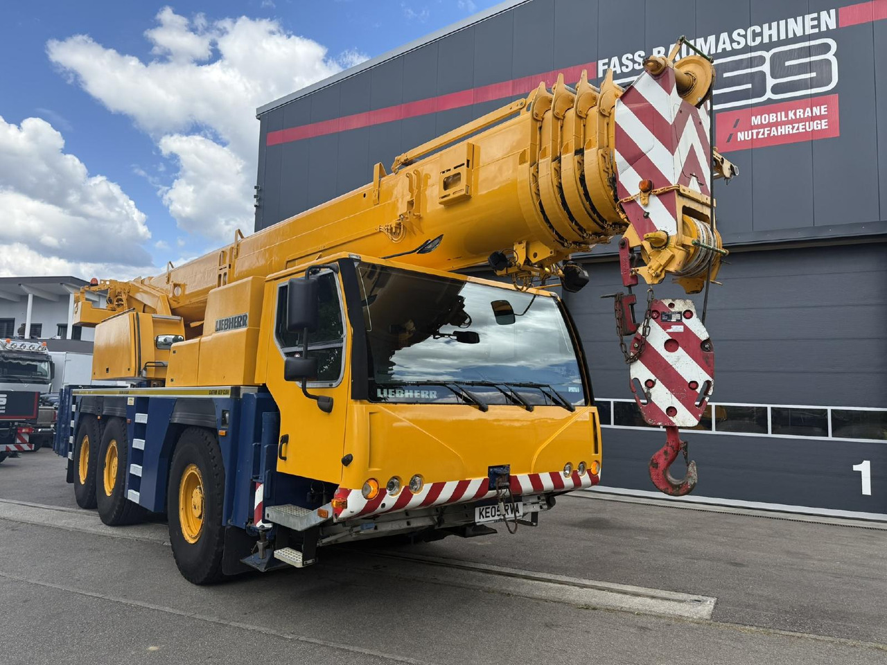 Liebherr LTM 1055-3.1 (05 - 055 855) | 6 x 6 - Autódaru: 1 kép. Liebherr LTM 1055-3.1 (05 - 055 855) | 6 x 6 - Autódaru: 1 kép.